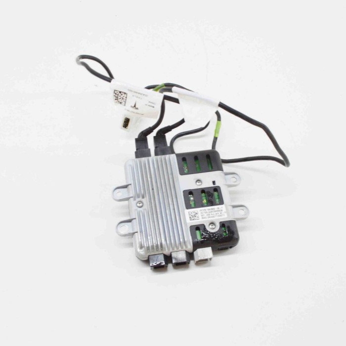 Alt modul de control TESLA MODEL X 2020 OEM: 1042829-00-F,1047537-00-C 21027613