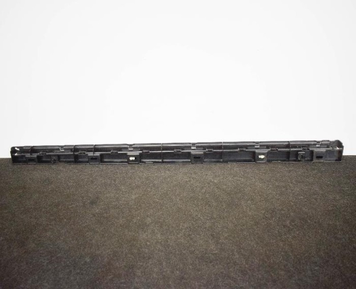 Suport prag lateral dreapta față BMW 7 F01, F02 2014 OEM: 7187102 | 10584937