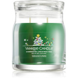 Yankee Candle Shimmering Christmas Tree lum&acirc;nare parfumată Signature 368 g