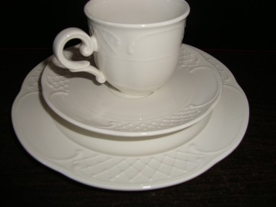SET / SERVICIU MIC DEJUN CU MODEL IN RELIEF VILLEROY &amp;amp; BOCH foto