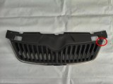 Grila radiator Skoda Fabia 2 04.2010-2015; Roomster 04.2010- 5J0853668B9B9 -Rupt LA Colt Vezi Poze, Lipit