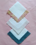 Lot de 3 batiste Vintage cu margine crosetata manual si broderie