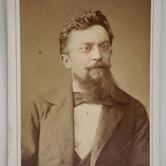 FOTOGRAF A. SZUBERT , KRAKOWIA , BARBAT CU BARBA SI OCHELARI , FOTOGRAFIE C.D.V. , SFARSITUL SEC. XIX