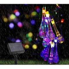 Lumini de gradina cu incarcare solara, tip picaturi, cu 20 de led-uri, lungime 5 metri, rezistenta la intemperii, multicolor