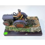 Statueta decor - Plugar cu tractor