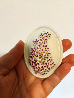 Brosa ceramica flori de liliac, artist hand-made foto