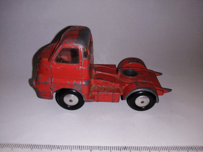 bnk jc Corgi - cap tractor Bedford