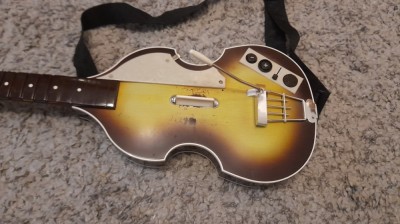 Chitara guitar Rock Band Beatles Hofner ( replica chitara bass Paul McCartney&amp;#039;s )controller wireless pt jocul Rock Band si Guitar Hero foto