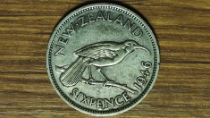 Noua Zeelanda - moneda de colectie exotica - 6 pence 1946 argint - George V - frumoasa, pasarea Huia !