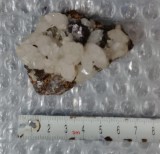 Calcit alb pe sfalerit blenda si pirita 7 cm.