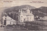 Campulung Mold. Biserica Sf. Nicolae. Clubul &bdquo;Rarau&rdquo; si Tenis in fata