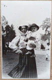 Taranca cu copil in brate, anii &#039;30// reproducere de epoca, Romania 1900 - 1950, Portrete