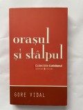 Orasul si stalpul