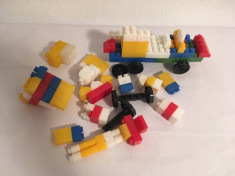 Joc romanesc vechi tip Lego, cuburi de ansamblat, plastic, anii 80, colectie foto