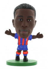Figurina Soccerstarz Crystal Palace Wilfried Zaha Home Kit foto