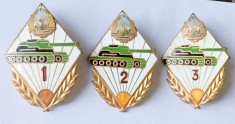 INSIGNA SPECIALIST CLASA 1,2,3 TANCURI RSR ARMATA MINISTERUL APARARII TANC TANCHISTI ( CITITI DESCRIEREA )