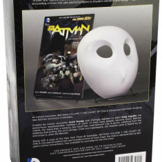 Batman: The Court of Owls Mask and Book Set | Greg Capullo, Scott Snyder