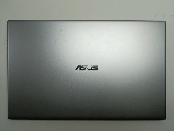 Capac display ASUS X712E