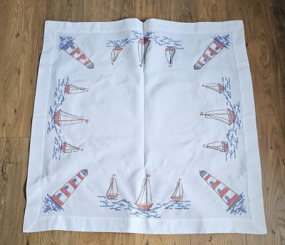 FATA DE MASA VINTAGE DIN MATERIAL SINTETIC CU MODEL CUSUT MANUAL IN CRUCIULIȚE foto