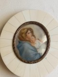 Medalion vintage Sfanta Fecioara cu Pruncul
