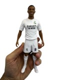 Figurina Mbappe Real Madrid cu minge - editie speciala, 21 cm