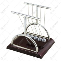 Perpetuum mobile cu bile metalice 17&times;18 CM