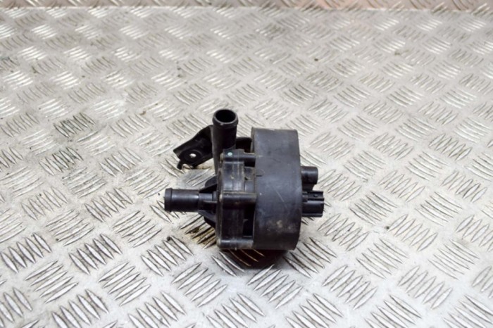 Pompa de apa auxiliara TESLA MODEL S 2016 OEM: 1057235-00-F 13946985