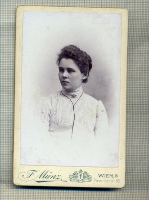 AB FOTO CABINET 04- TANARA SIMPATICA - F. MUNZ -WIEN, IV -FAVORITEN STR. 50 foto