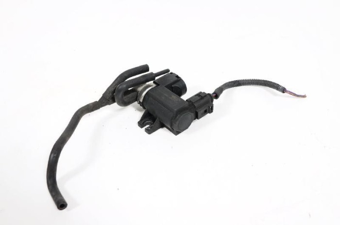 Supapa solenoid AUDI A4 8EC, B7 2007 OEM: 8E0906627 3243244