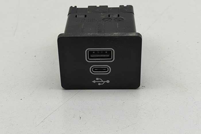 USB FORD PUMA J2K, CF7 2024 OEM: NX7T-14F014-AD | 31989229