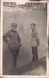 Fotografie 1924: 2 Barbati in Uniforma Militara - Imagine Vintage Colectie