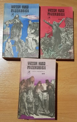 Mizerabilii de Victor Hugo (3 vol) foto