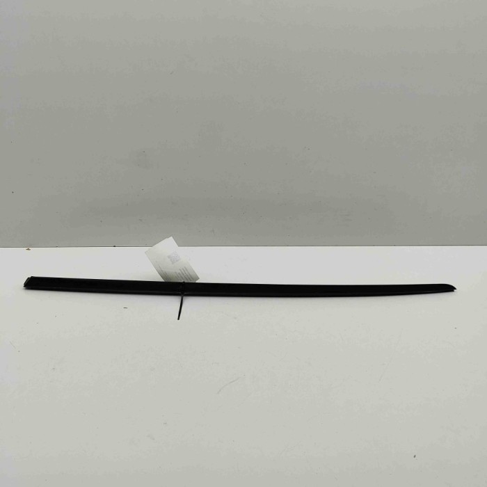 Ornament vertical parbriz dreapta AUDI Q8 4MN 2024 OEM: 4M8854328