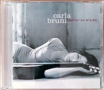 CD album - Carla Bruni: Quelqu&amp;#039;un M&amp;#039;a Dit foto