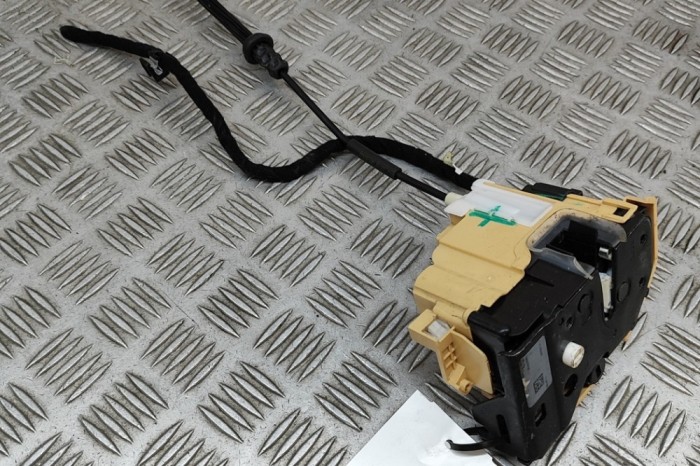 &Icirc;ncuietoare ușă dreapta spate ALFA ROMEO GIULIA 952_ 2023 OEM: 50536549 28336818