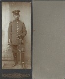 72PMD Ofițer german cu sabie, decorat cu Crucea de Fier