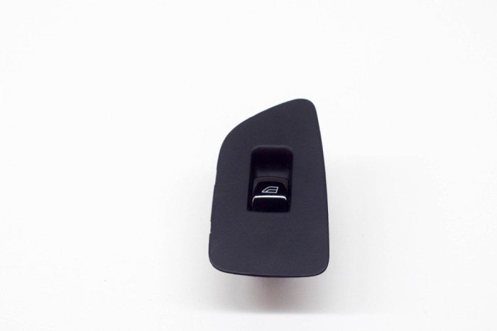 Buton geam ușă dreapta spate VOLVO S90 II 2017 OEM: 31376458 15098078