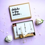 Mini-kit pentru manifestare cu cristale si palo santo - delulu is the solulu :)