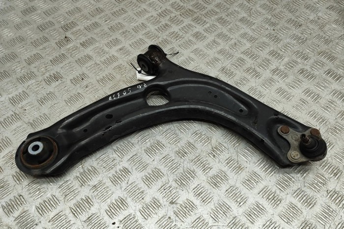 Braț inferior dreapta față VW PASSAT B8 3G2 2018 OEM: 3Q0407154B 29177760