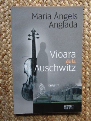 VIOARA DE LA AUSCHWITZ-MARIA ANGELS ANGLADA foto