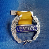 D900-Medalia Concursul Ciclism Anglia-The Milk Race Team oficial bronz argintat.