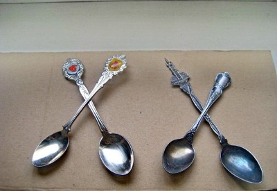 A368-Set 4 lingurite miniaturi decorative metal. foto