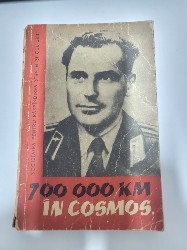 700 000 km in cosmos foto