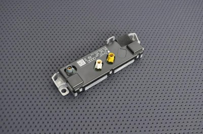 Amplificator de antena AUDI A5 8T3 2012 OEM: 8T0035225 2149848 foto
