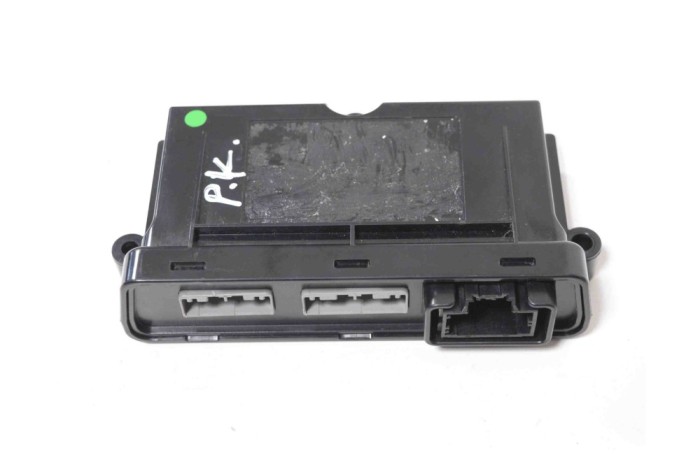 Modul de control ușă st&acirc;nga față TESLA MODEL S 2016 OEM: 1003101-00-E,A-0748G03Q,50102880 2934802