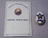 Insigna comunista absolvent Academia Militara Tehnica, varianta cu serie pe revers ,model RPR + legitimatia aferenta din 1956 . Set foarte rar !