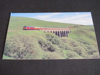 Tren Manchester Pullman pe Viaductul Arten Gill, Linia Settle-Carlisle . Ilustrată Temă Feroviară de Colecție foto