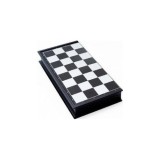 Joc de masa 3 in 1, cu suprafata magnetica 30x 30 cm , AMA