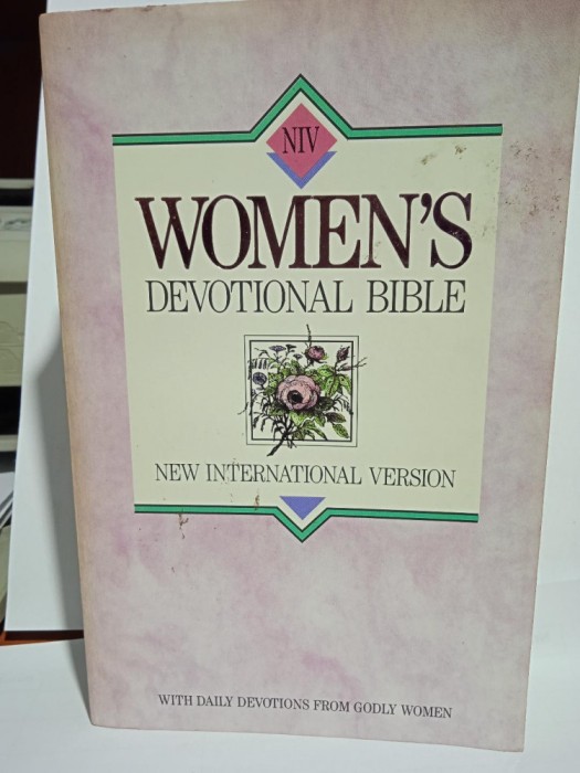 Women&rsquo;s Devotional Bible