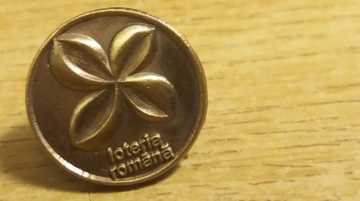 QW9 J 43 - Insigna tematica jocuri de noroc Loteria romana trifoi cu patru foi foto